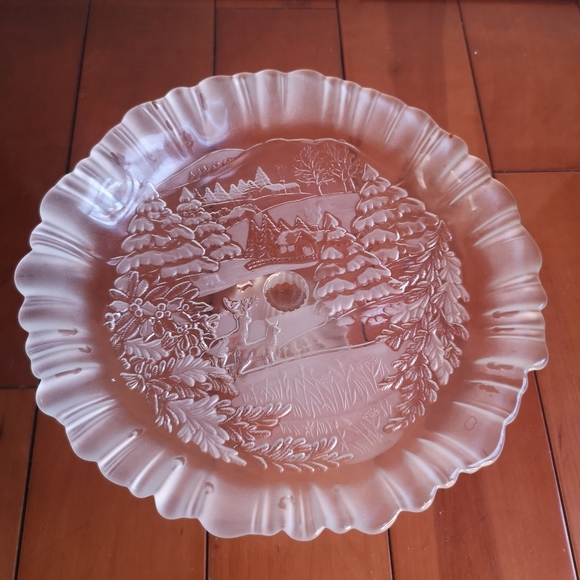 Mikasa Holiday Classic Winter Dreams Footed Bon Bon Pedestal Glass Plate 4" Tall - Picture 1 of 7